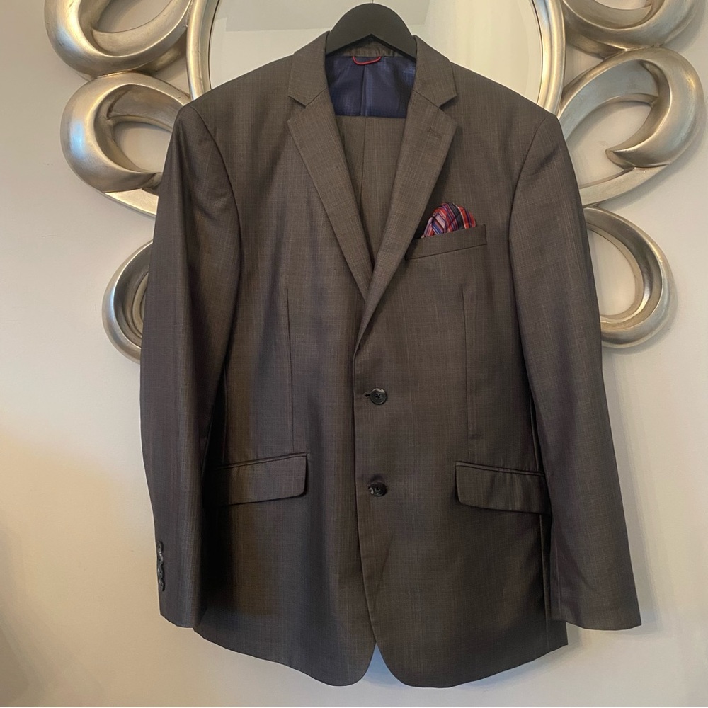 Billy London Gray Sharkskin 2 Piece Suit | 40R & 34W x 30L